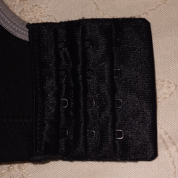 Vanity Fair Padded Black and Gray Bra Size 44D - Picture 11 of 11